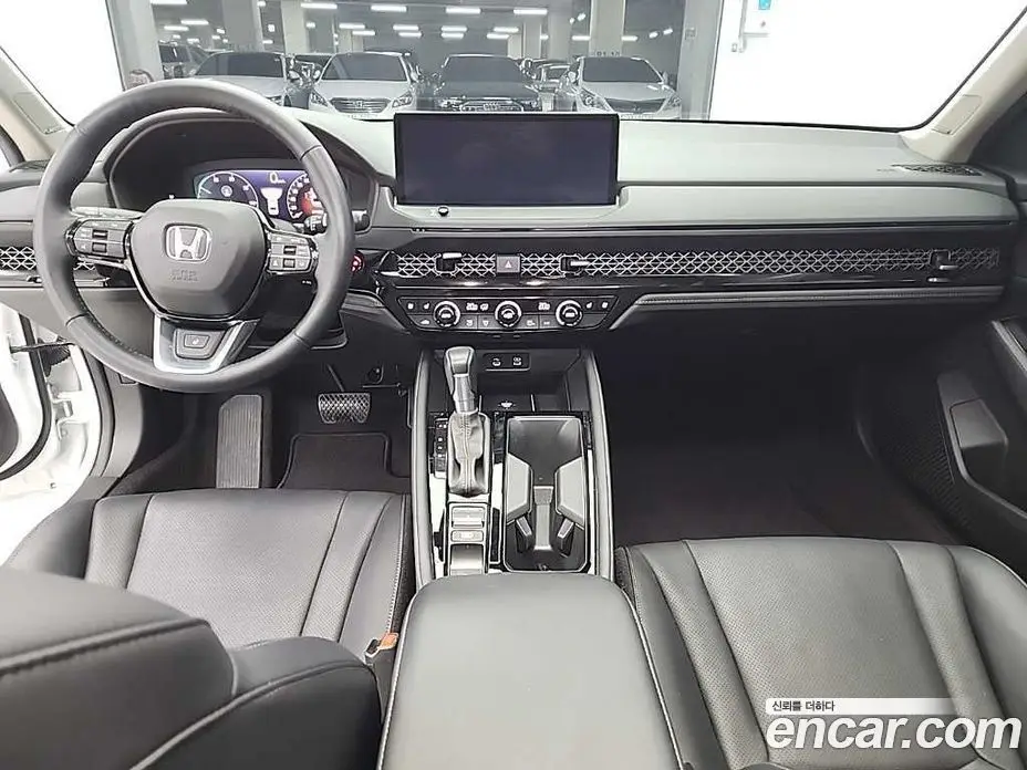 Honda Accord 2023 2.0 автомат (гидро), фото 7