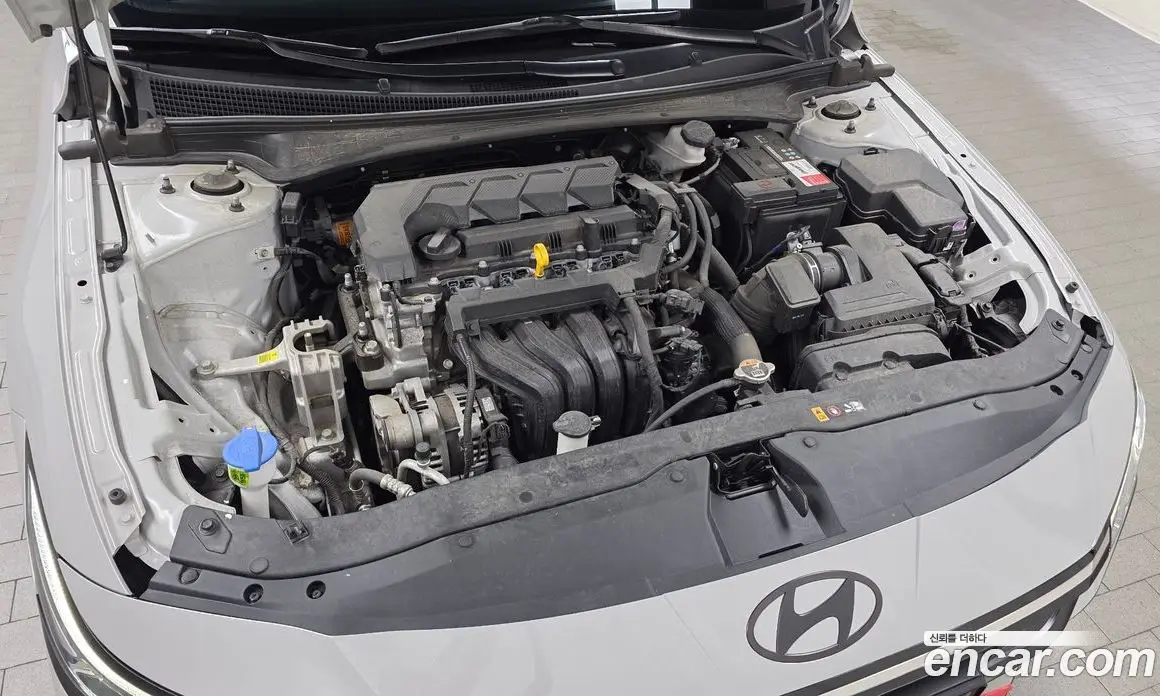 Hyundai Avante 2023 1.6 автомат (гидро), фото 6