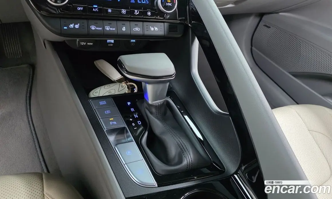 Hyundai Avante 2023 1.6 автомат (гидро), фото 9