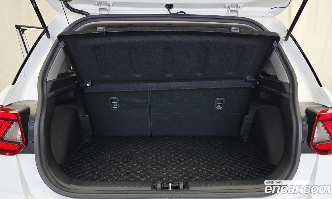 Hyundai Venue 2019 1.6 автомат (гидро), фото 20