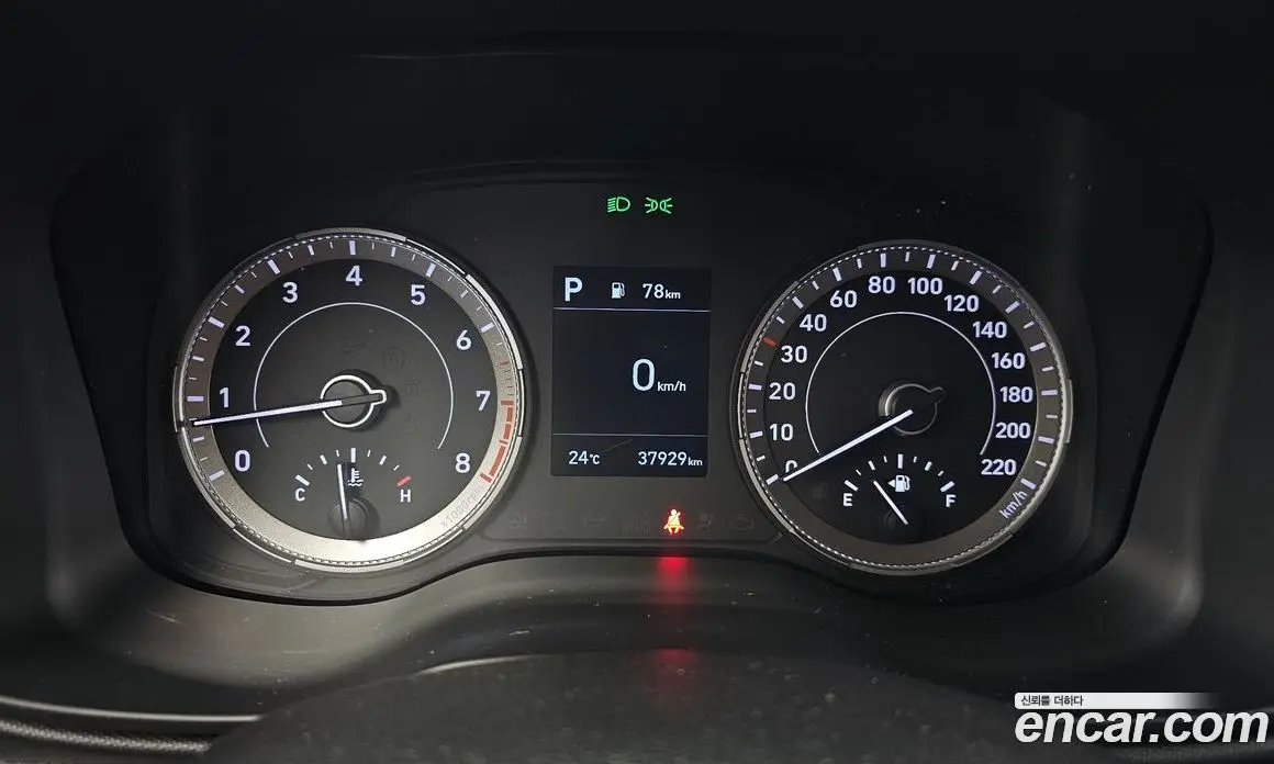 Hyundai Venue 2019 1.6 автомат (гидро), фото 8