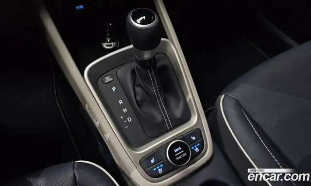Hyundai Venue 2025 1.6 автомат (гидро), миниатюра 12