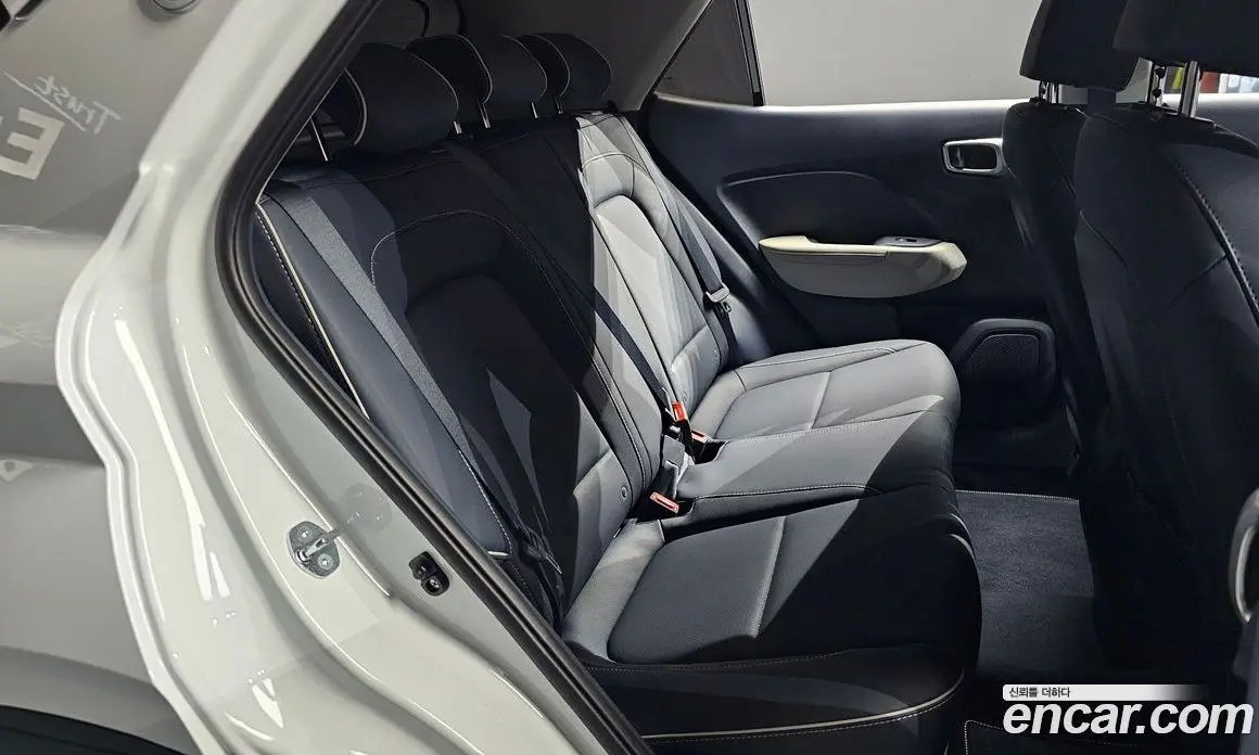 Hyundai Venue 2025 1.6 автомат (гидро), фото 18