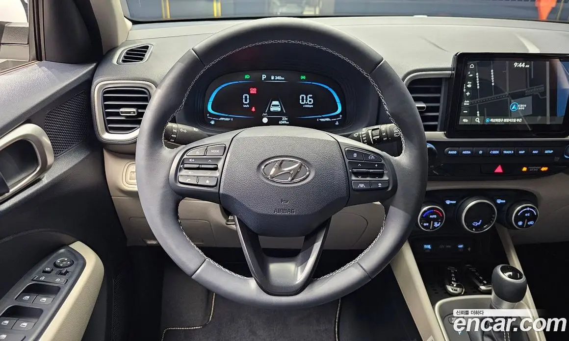 Hyundai Venue 2025 1.6 автомат (гидро), фото 19