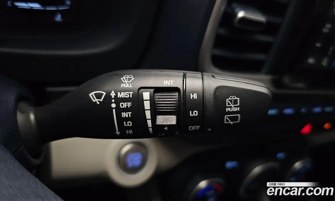 Hyundai Venue 2025 1.6 автомат (гидро), фото 30