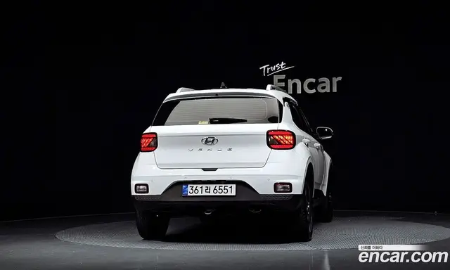Hyundai Venue 2025 1.6 автомат (гидро), миниатюра 4