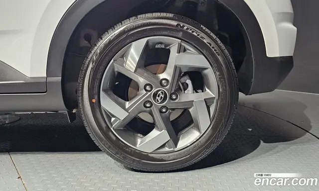 Hyundai Venue 2025 1.6 автомат (гидро), миниатюра 7