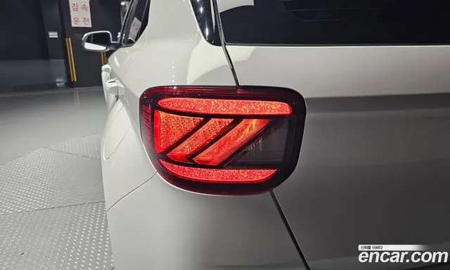 Hyundai Venue 2025 1.6 автомат (гидро), миниатюра 9