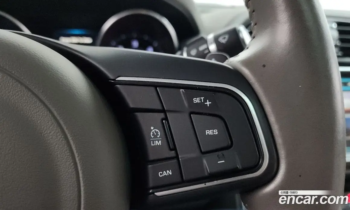 Jaguar XE 2015 2.0 автомат (гидро), фото 17 Jaguar XE 2015 2.0 автомат (гидро), фото 17