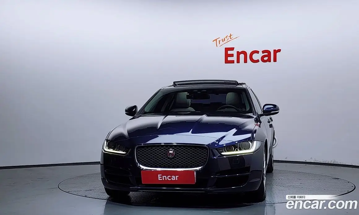 Jaguar XE 2015 2.0 автомат (гидро), фото 3 Jaguar XE 2015 2.0 автомат (гидро), фото 3