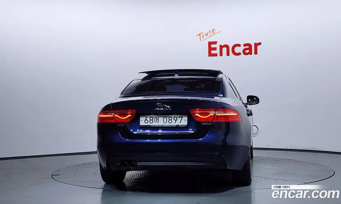Jaguar XE 2015 2.0 автомат (гидро), фото 4 Jaguar XE 2015 2.0 автомат (гидро), фото 4