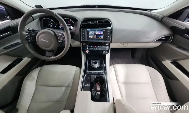 Jaguar XE 2015 2.0 автомат (гидро), миниатюра 7 Jaguar XE 2015 2.0 автомат (гидро), миниатюра 7