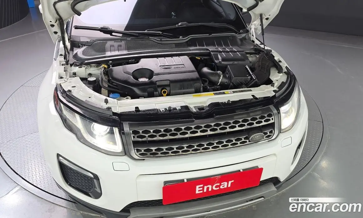 Land Rover Range Rover Evoque 2018 2.0 автомат (гидро), фото 6