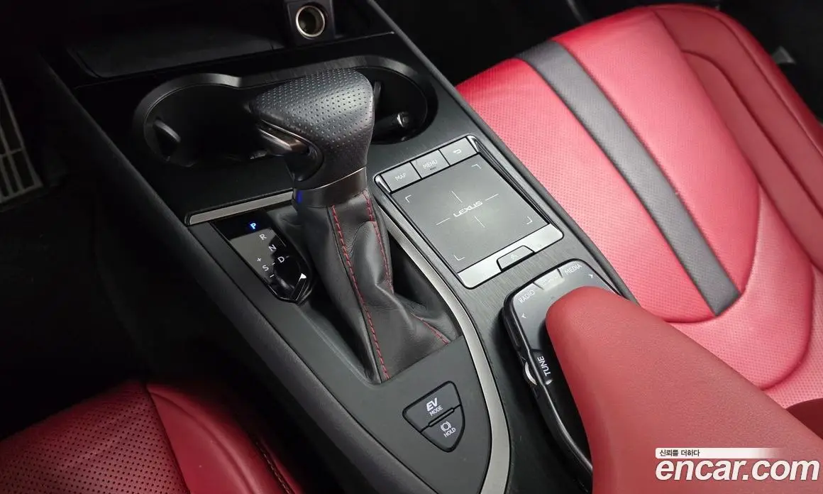 Lexus UX 2020 2.0 автомат (гидро), фото 9 Lexus UX 2020 2.0 автомат (гидро), фото 9