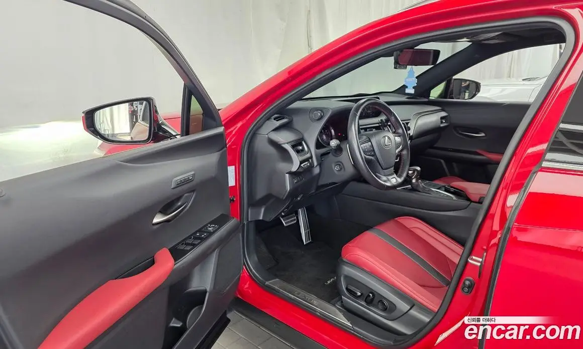 Lexus UX 2020 2.0 автомат (гидро), фото 10 Lexus UX 2020 2.0 автомат (гидро), фото 10