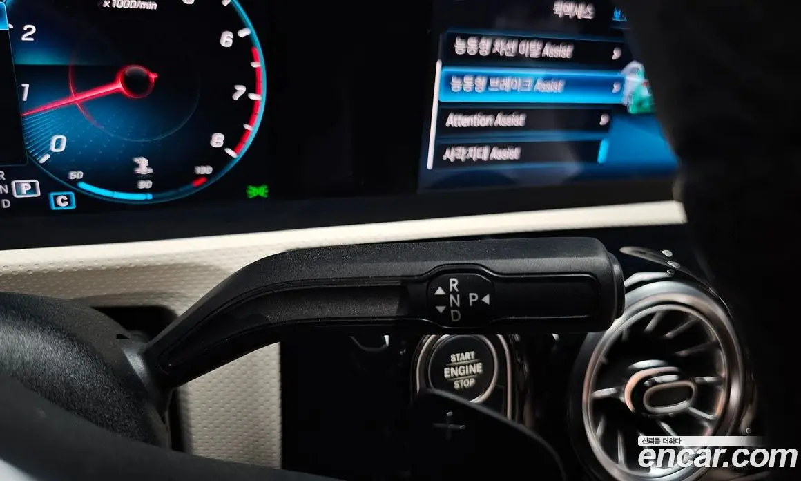 Mercedes-Benz A-Class 2022 2.0 гидро, фото 12