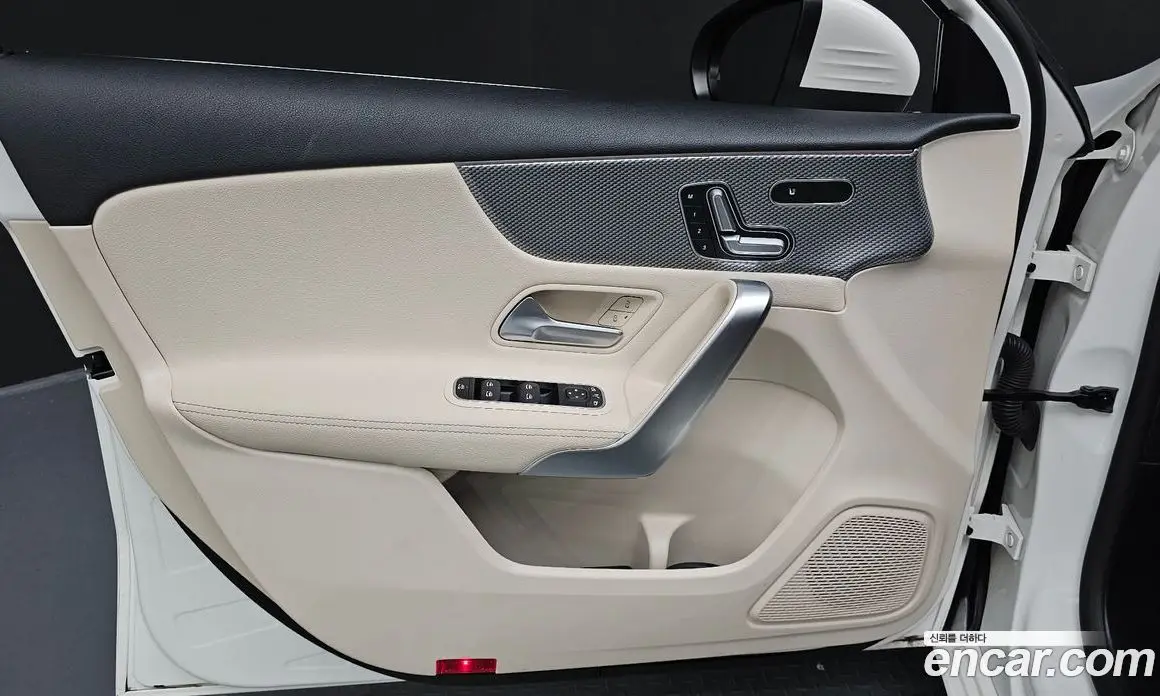 Mercedes-Benz A-Class 2022 2.0 гидро, фото 14