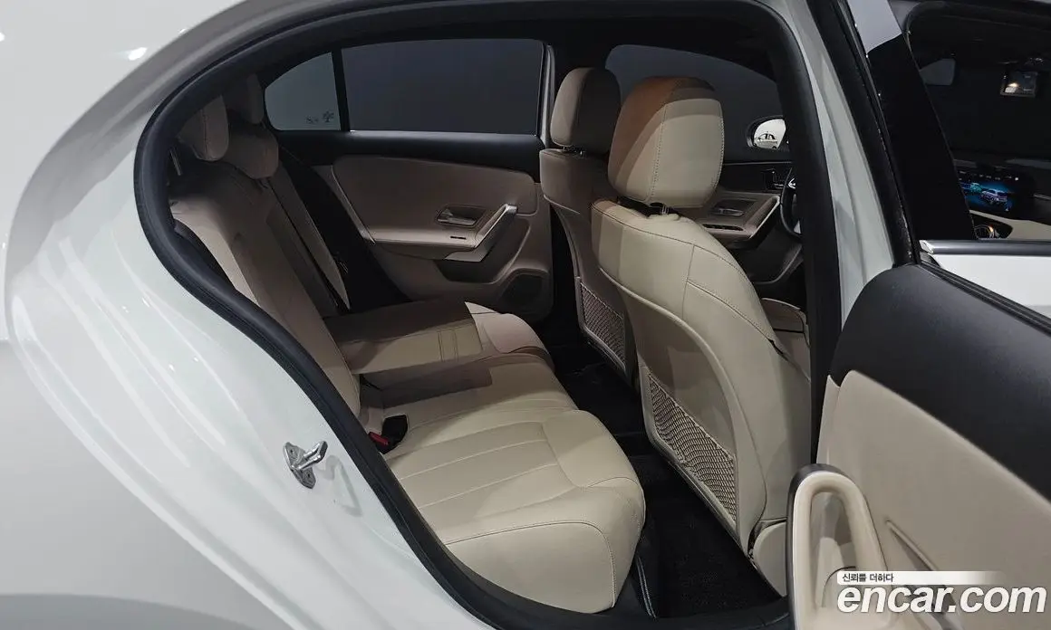 Mercedes-Benz A-Class 2022 2.0 гидро, фото 16