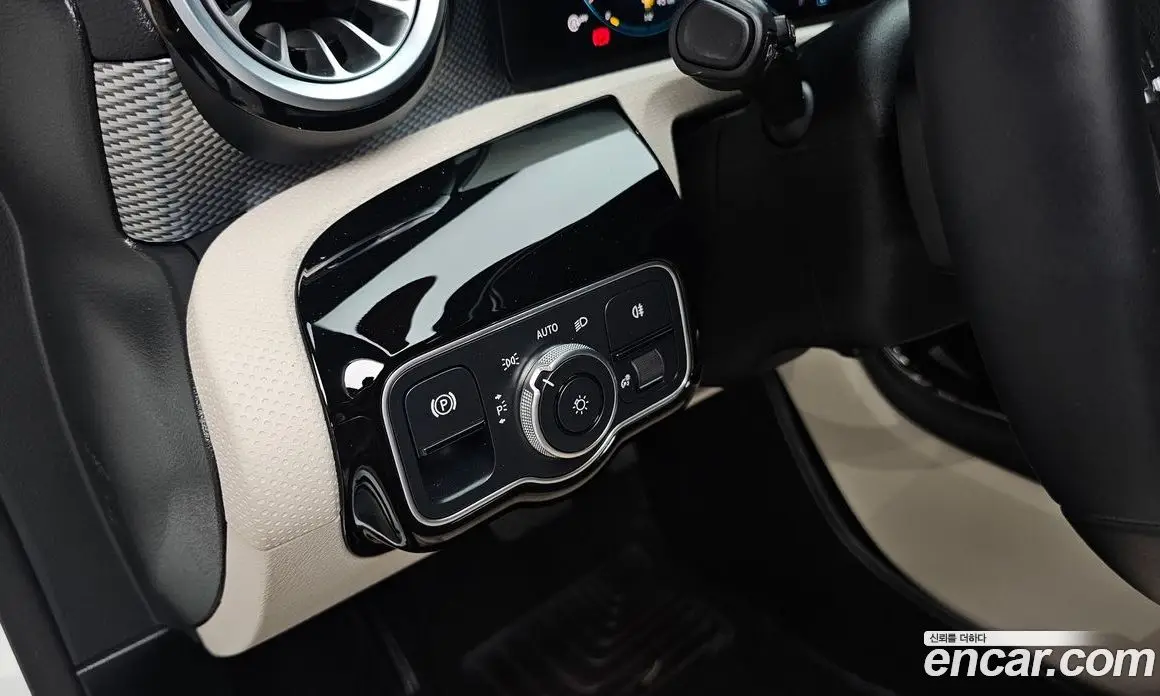 Mercedes-Benz A-Class 2022 2.0 гидро, фото 25