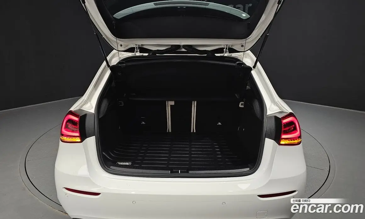Mercedes-Benz A-Class 2022 2.0 гидро, фото 30