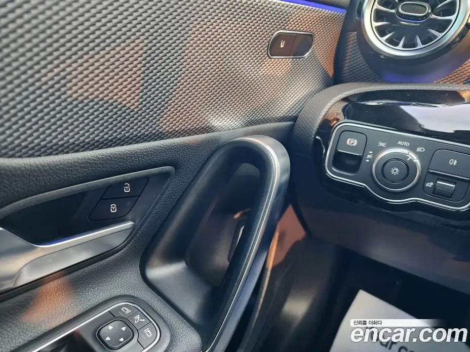 Mercedes-Benz A-Class 2022 2.0 гидро, фото 14