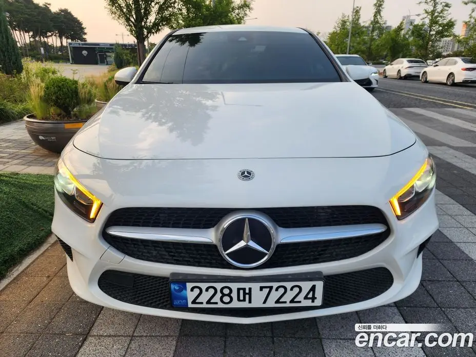 Mercedes-Benz A-Class 2022 2.0 гидро, фото 15