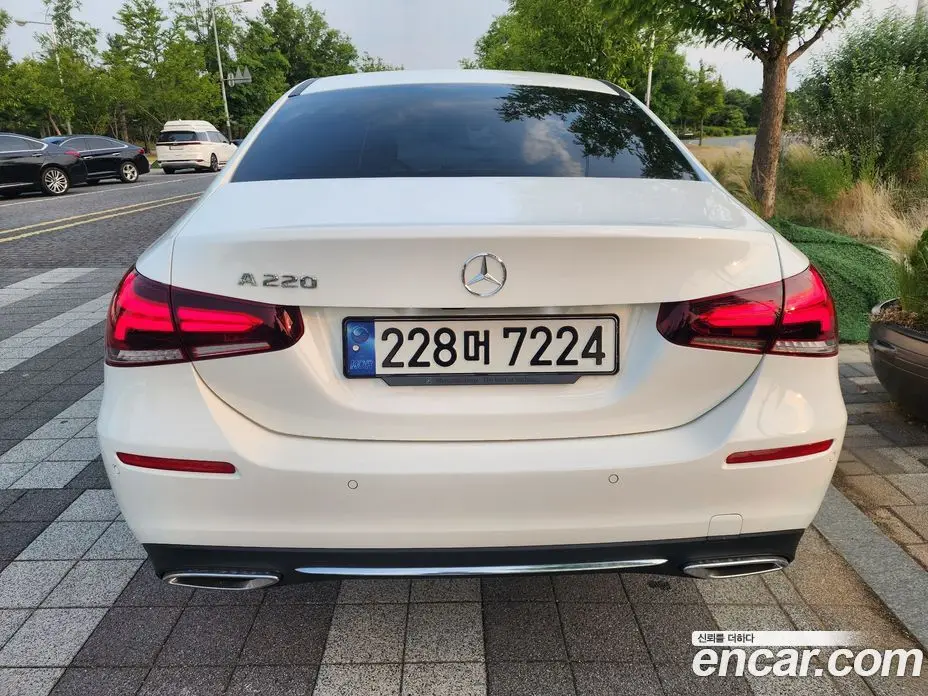 Mercedes-Benz A-Class 2022 2.0 гидро, фото 8