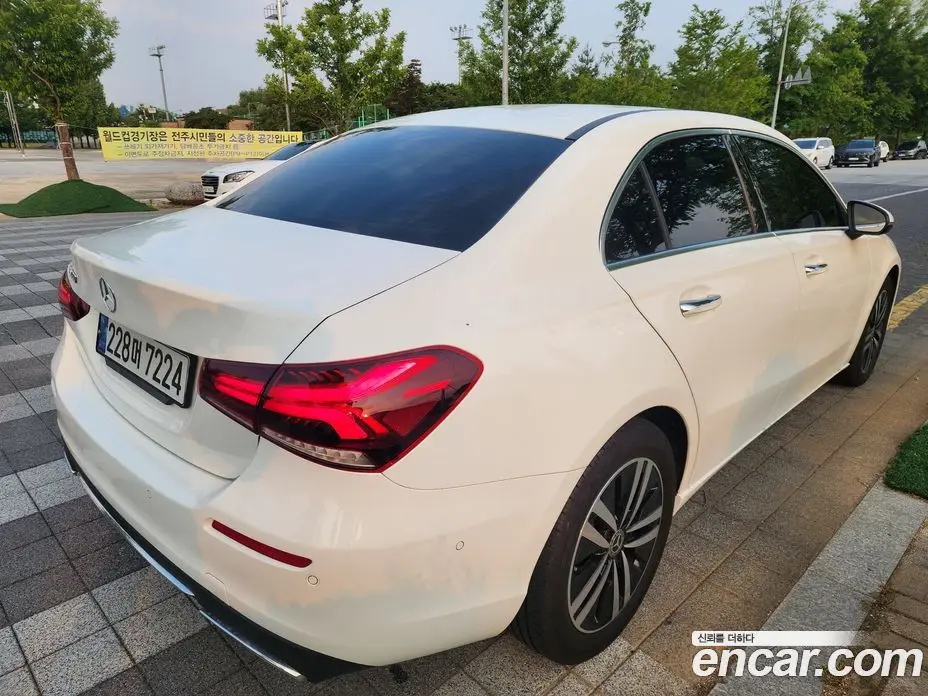 Mercedes-Benz A-Class 2022 2.0 гидро, фото 9