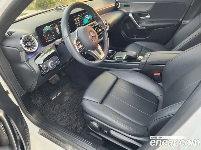 Mercedes-Benz A-Class 2022 2.0 гидро, миниатюра 10