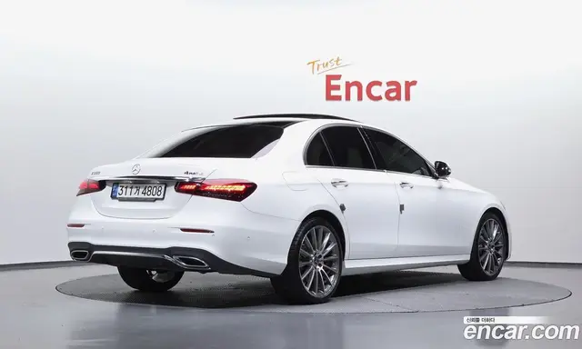 Mercedes-Benz E-Class 2020 2.0 автомат (гидро), миниатюра 2