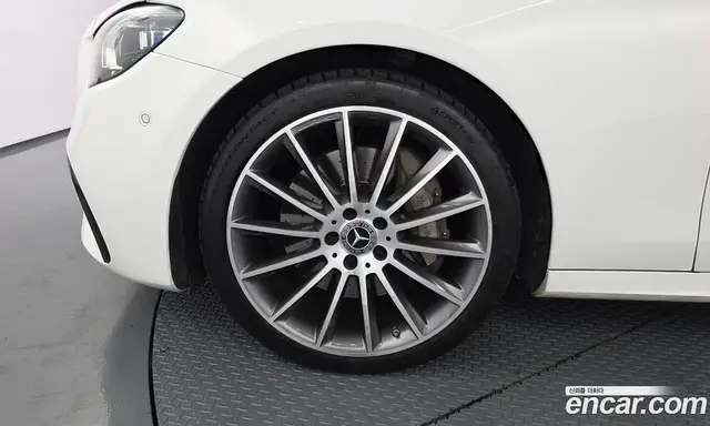 Mercedes-Benz E-Class 2020 2.0 автомат (гидро), миниатюра 5