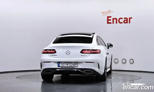 Mercedes-Benz E-Class 2022 2.0 автомат (гидро), миниатюра 4