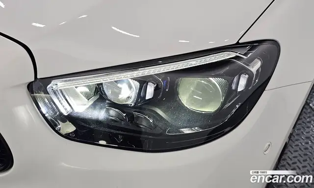 Mercedes-Benz E-Class 2022 2.0 автомат (гидро), миниатюра 8