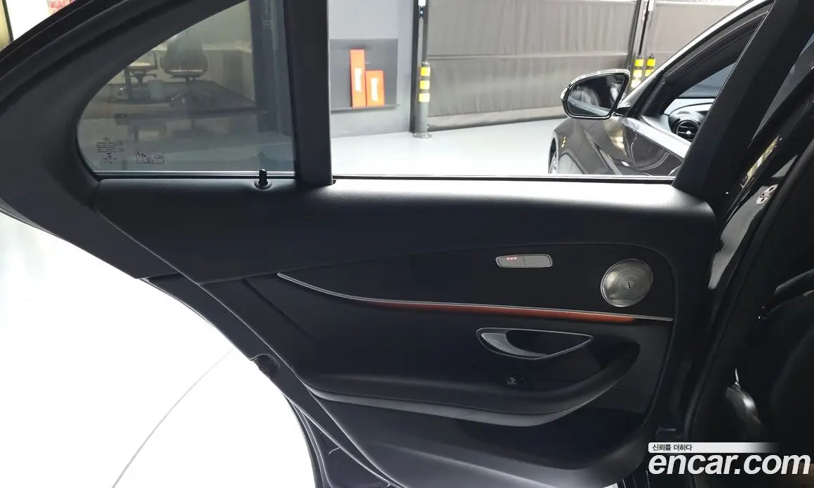 Mercedes-Benz E-Class 2023 2.0 автомат (гидро), фото 15