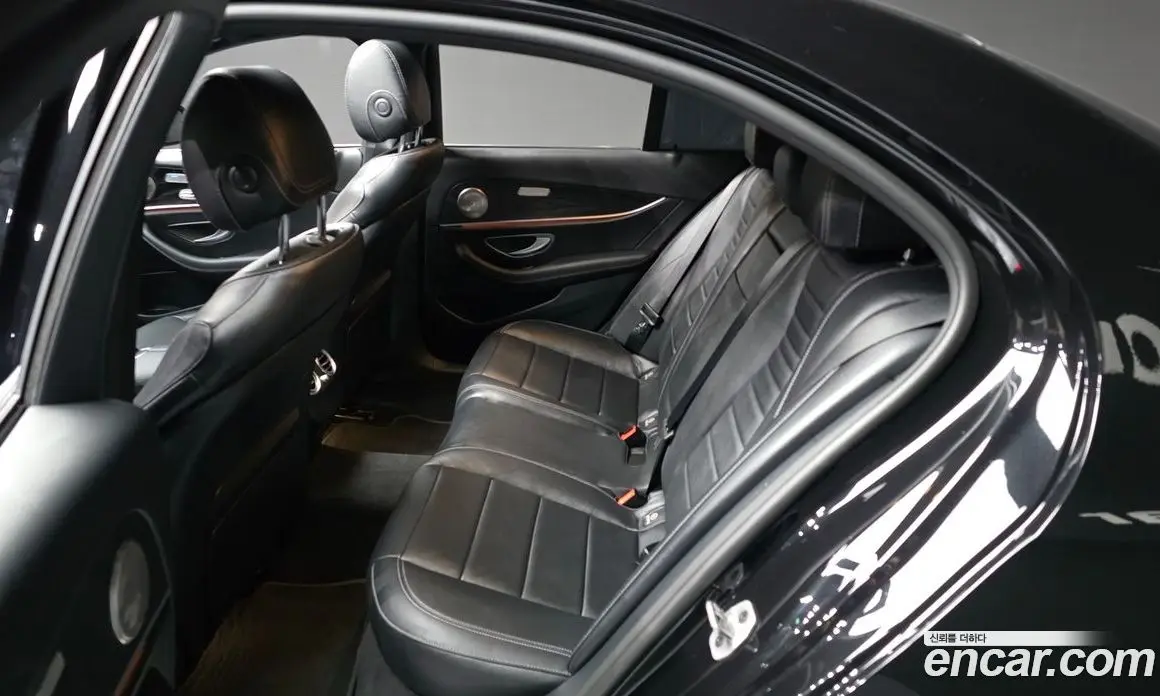 Mercedes-Benz E-Class 2023 2.0 автомат (гидро), фото 16