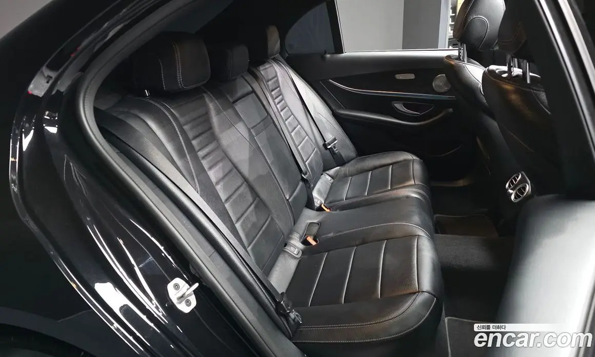 Mercedes-Benz E-Class 2023 2.0 автомат (гидро), фото 18