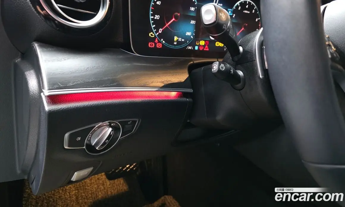 Mercedes-Benz E-Class 2023 2.0 автомат (гидро), фото 27