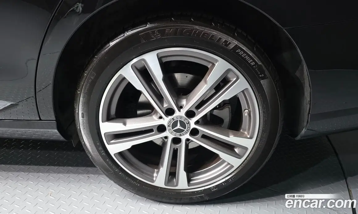 Mercedes-Benz E-Class 2023 2.0 автомат (гидро), фото 5