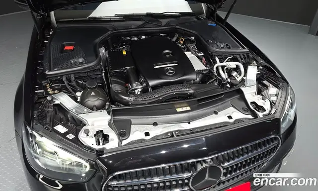 Mercedes-Benz E-Class 2023 2.0 автомат (гидро), миниатюра 6