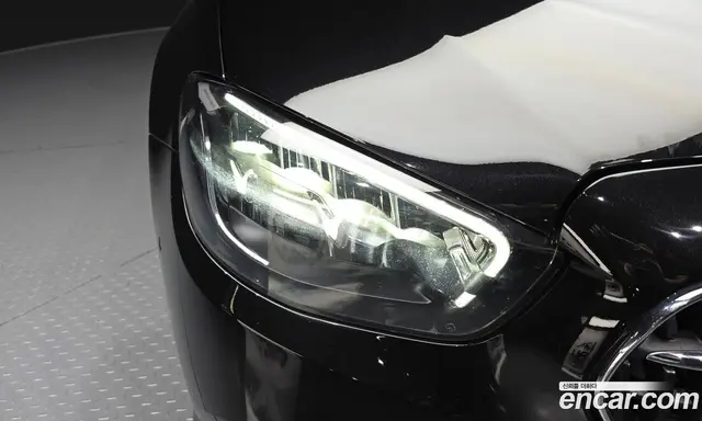 Mercedes-Benz E-Class 2023 2.0 автомат (гидро), миниатюра 8