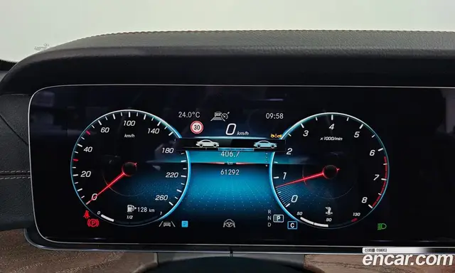 Mercedes-Benz E-Class 2023 2.0 автомат (гидро), миниатюра 11