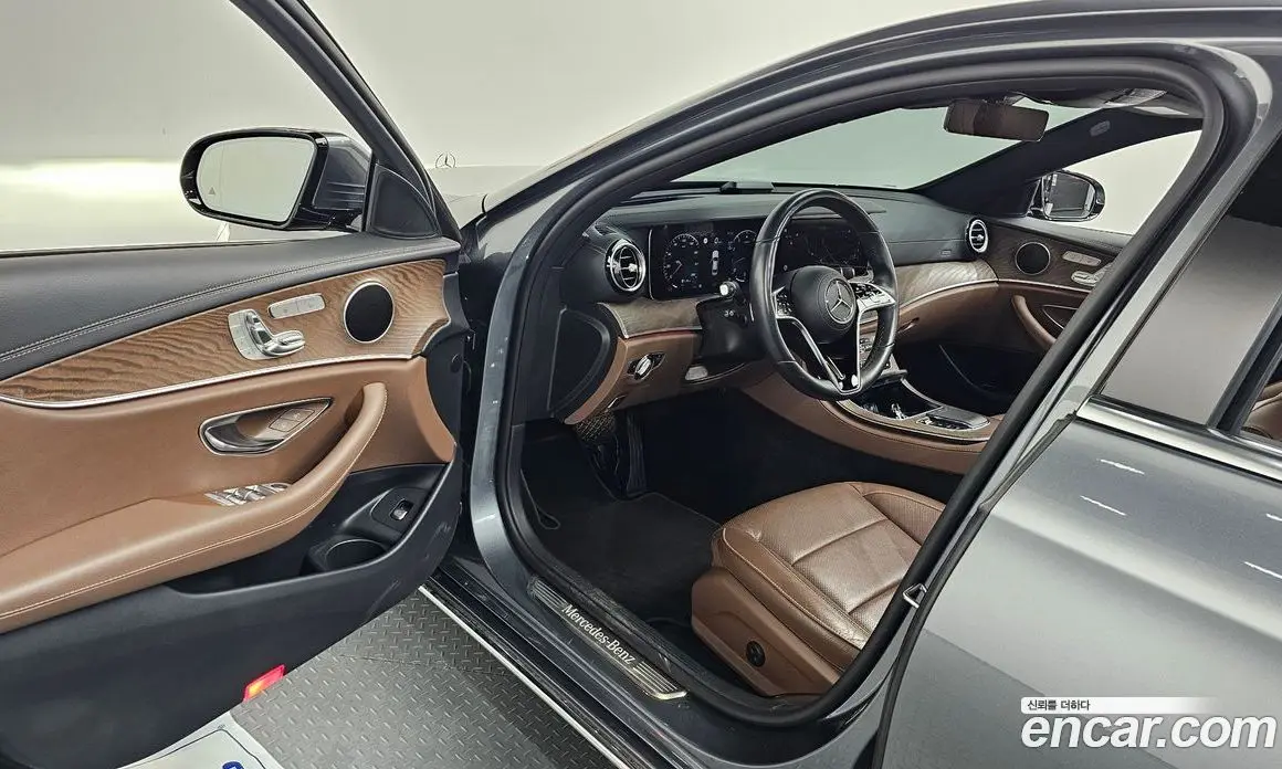 Mercedes-Benz E-Class 2023 2.0 автомат (гидро), фото 13