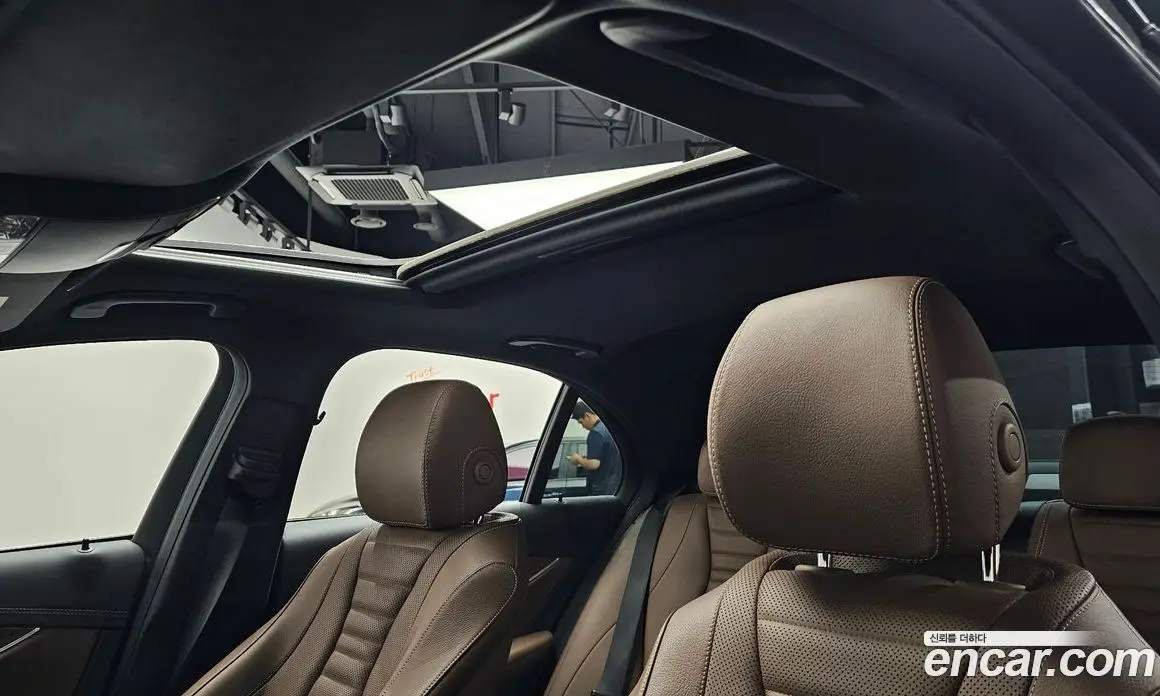 Mercedes-Benz E-Class 2023 2.0 автомат (гидро), фото 22