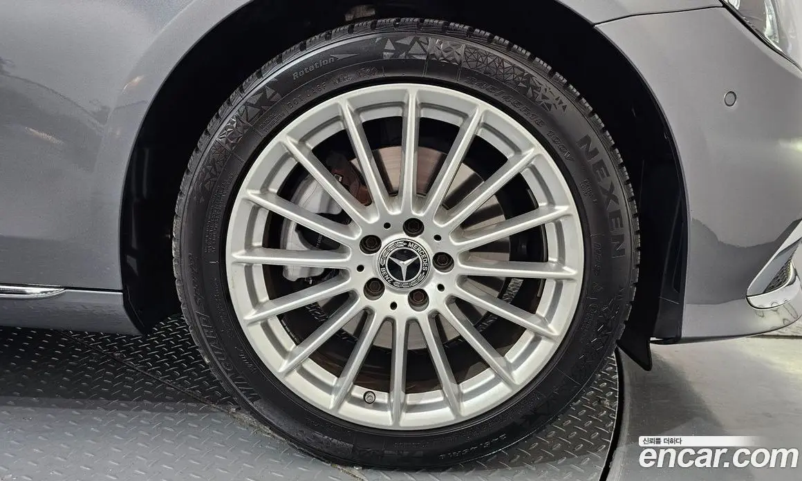 Mercedes-Benz E-Class 2023 2.0 автомат (гидро), фото 7