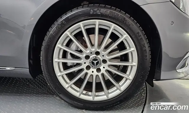 Mercedes-Benz E-Class 2023 2.0 автомат (гидро), миниатюра 7