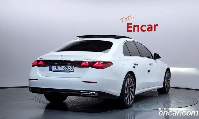 Mercedes-Benz E-Class 2024 2.0 автомат (гидро), миниатюра 2