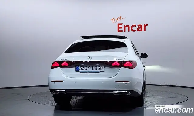 Mercedes-Benz E-Class 2024 2.0 автомат (гидро), миниатюра 4