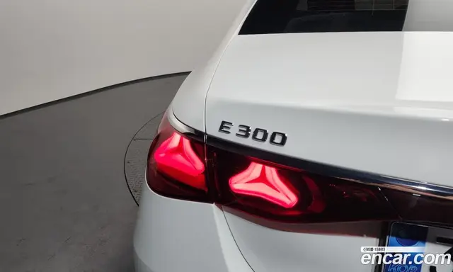 Mercedes-Benz E-Class 2024 2.0 автомат (гидро), миниатюра 9