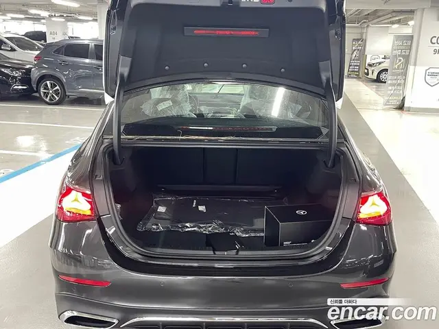 Mercedes-Benz E-Class 2026 2.0 автомат (гидро), миниатюра 11