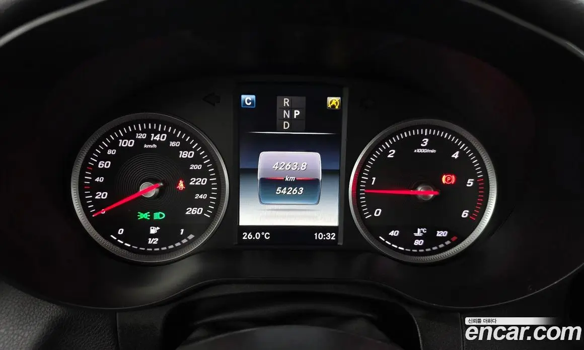 Mercedes-Benz GLC-Class 2016 2.1 гидро, фото 10 Mercedes-Benz GLC-Class 2016 2.1 гидро, фото 10